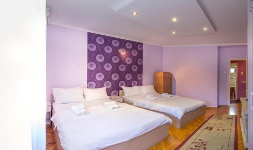 Central Park Family Apartment - image 6