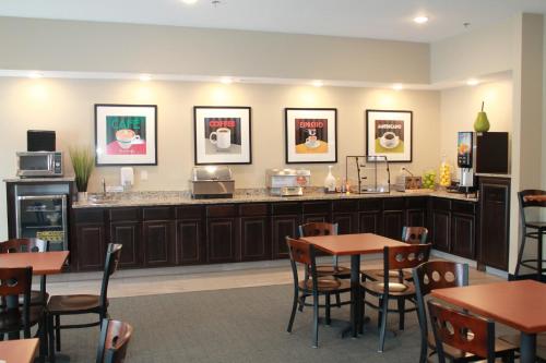 Brookstone Lodge & Suites - Emmetsburg
