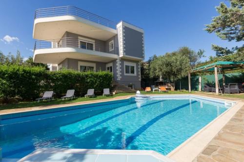  Villa with Pool close to the Airport, Vari 290m², Pension in Vari