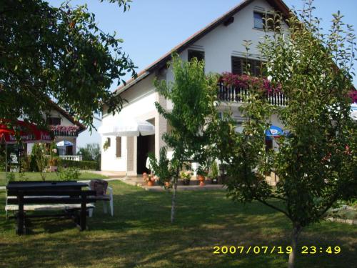 المرافق, Guest House Adrijana in دريزنيك جراد