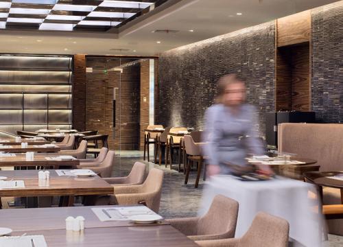 Restaurant, Amara Shanghai in Jing'an and SHA Railway Station