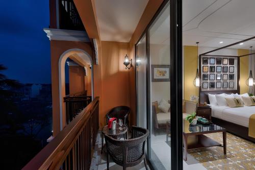 room detail thumbnail 1