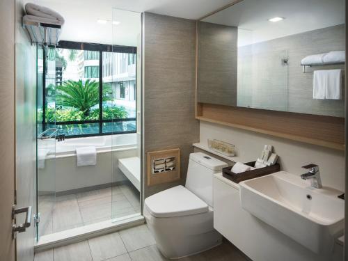 room detail thumbnail 2