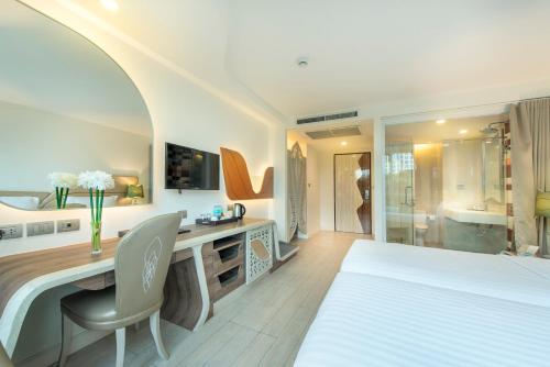 room detail thumbnail 1