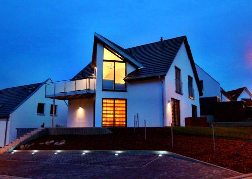 VILLA LIFESTYLE _ VIP_LOUNGE_SUITE - main image
