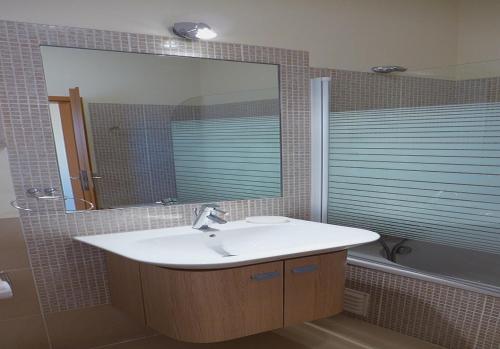 Cabanas Golf 2 bed Apt DM By Pola - image 6