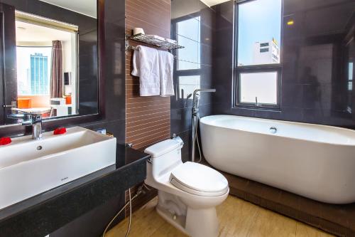 room detail thumbnail 2