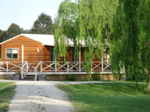 Little Lake Cottage