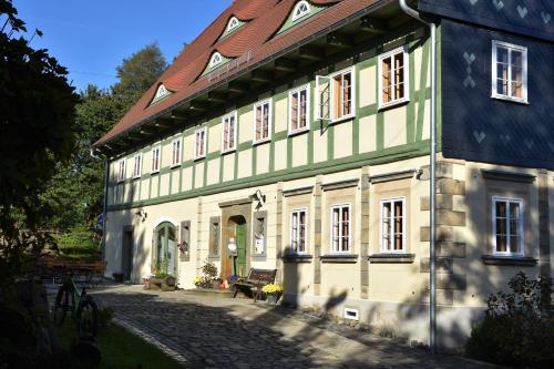 B&B Ebersbach - Grünsteinhof - Wohnung Rotstein - Bed and Breakfast Ebersbach