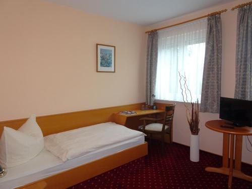 Hotel & Gasthof Zum Lowen 7.6km von Lauterbach entfernt