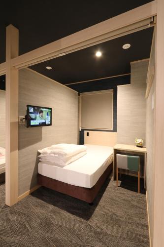 Deluxe Cabin Room for Male