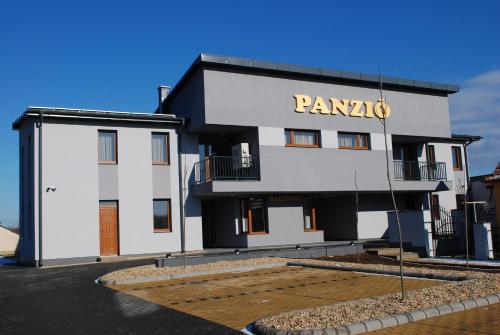 

M36 Panzió