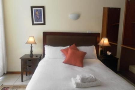 Double Room image 6