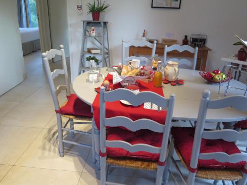 อาหารและเครื่องดื่ม, Crisalys Chambres d'Hotes in เปสแซก