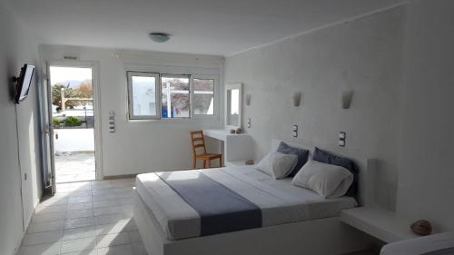 Guestroom, Lagada Beach Hotel in Milos Island