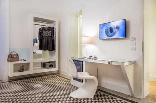 Home Boutique Luxury & Design - image 2