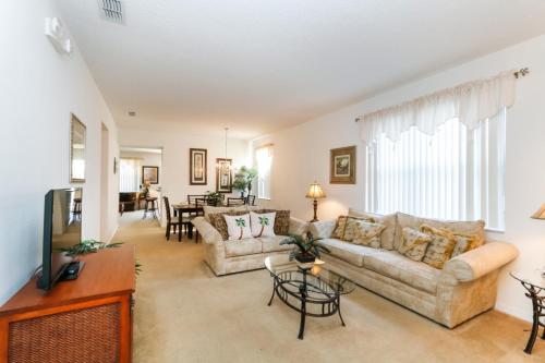 McFarlane Home - image 8