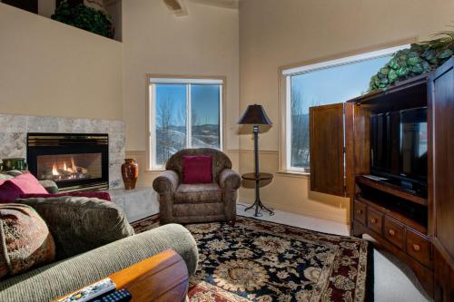 8865 Sackett Drive Home - image 5