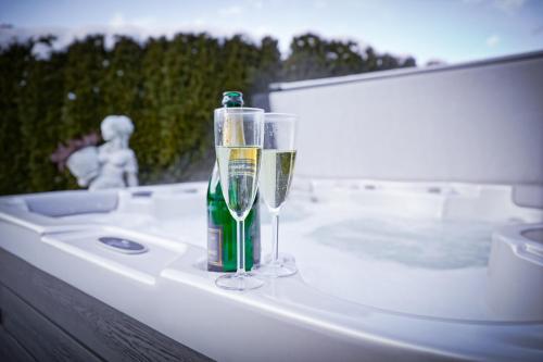  AusZeit Steiraland 2 mit Jacuzzi und Swimmingpool in Sankt Peter-Freienstein