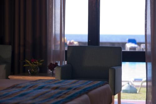 Estalagem do Mar Stop at Estalagem do Mar to discover the wonders of Sao Vicente. Offering a variety of facilities and services, the hotel provides all you need for a good nights sleep. To be found at the hotel are 2