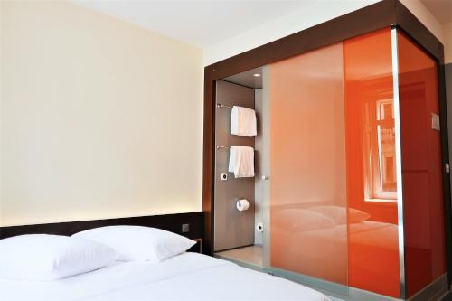 easyHotel Zürich City Centre, Zürich bei Rüschlikon