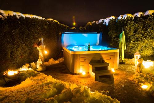  AusZeit Steiraland 2 mit Jacuzzi und Swimmingpool in Sankt Peter-Freienstein