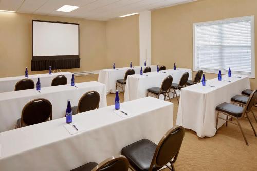 Westford Regency Inn & Conference Center