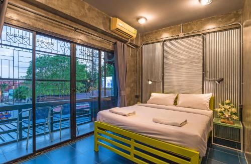 where to stay in Krabi: Sanim Hostel, Nopparat Thara