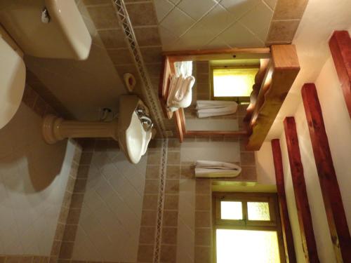 Standard Room image 8