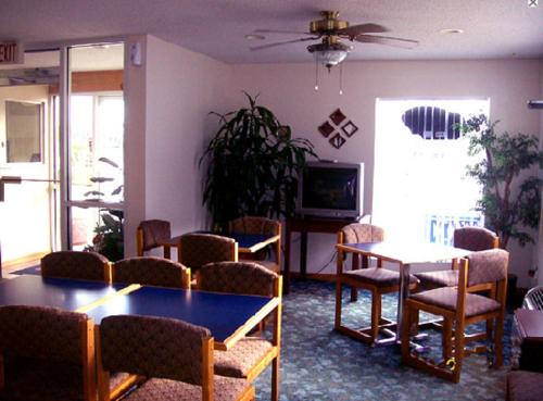 American Inn and Suites White Hall