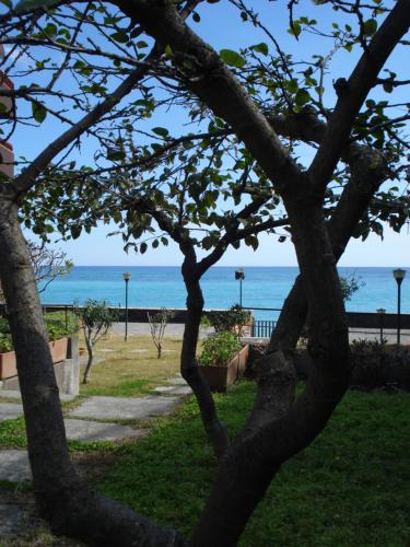  Appartamento Blue Holiday, Pension in Letojanni