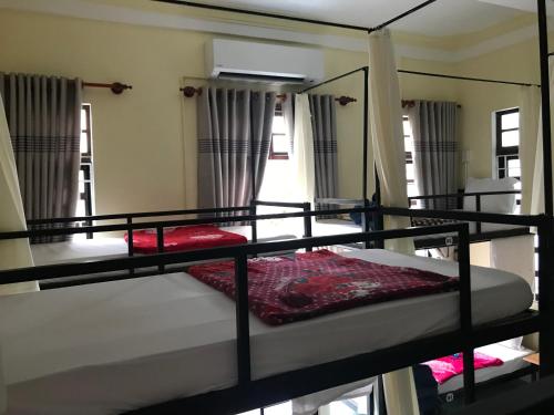 Bed in 4-Bed Dormitory Room image 9