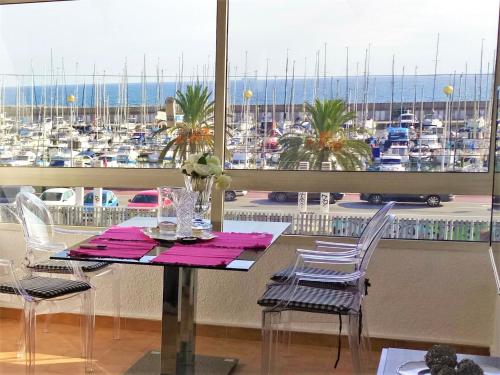 B&B Mezana - Cristina Port & Beach - Apartment - Bed and Breakfast Mezana