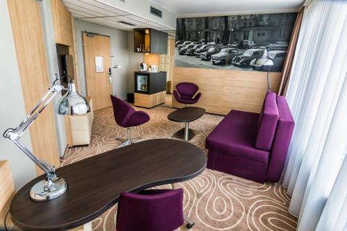 127568227 Holiday Inn Budapest-Budaörs by IHG
