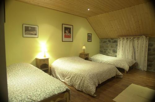 Deluxe Double Room (1 adult + 2 children)