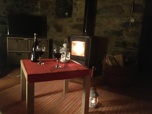 Jagatud salong / TV-ala, Refúgio Romântico- Casa de Xisto na Serra da Lousã (Refugio Romantico- Casa de Xisto na Serra da Lousa) in Gondramaz