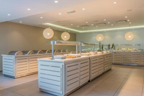 Nissi Beach Resort - image 3