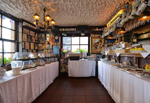 Eten en drinken, Hotel und Restaurant Lowenbrau Koln in Cologne