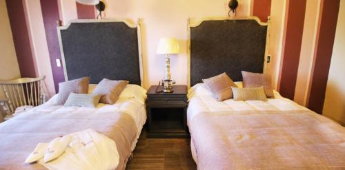 2 double beds