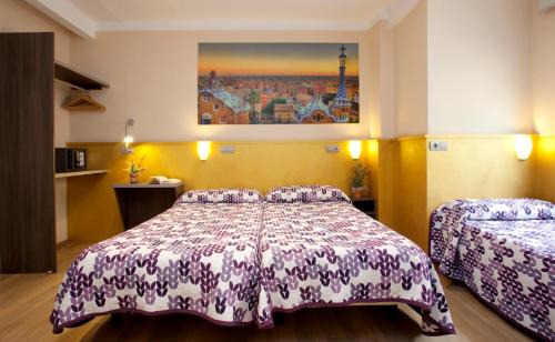 Hostal Barcelona - image 4