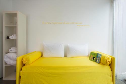Chromotel - image 12