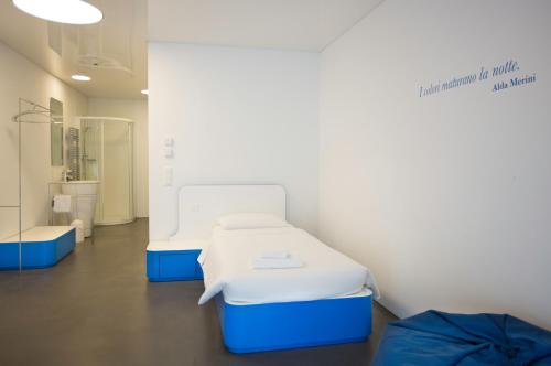 Chromotel - image 3