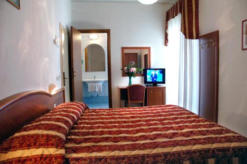  Roma, Pension in Cervia