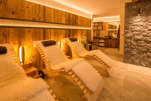 Apartments Antines - image 2