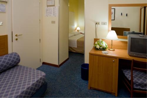 Hotel Centrale Byron - image 11