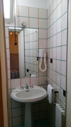 Hotel Croce Di Malta – Rome