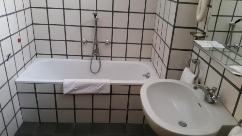 Hotel Croce Di Malta - image 2
