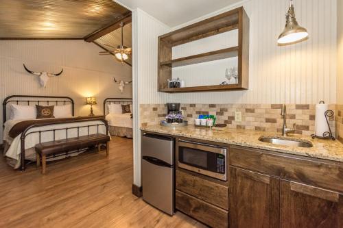 Vineyard Trail Cottages- Adults Only
