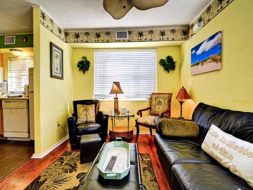 Palm Place 1 - Sabal Palm Beach getaway 624 - image 6