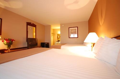 . Magnuson Hotel Red Baron